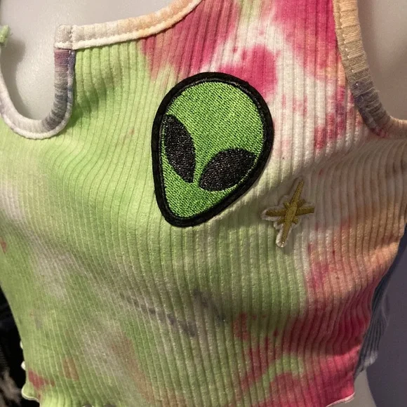👽 SPACE ALIEN TIE DYE CROP TOP - Picture 5 of 7